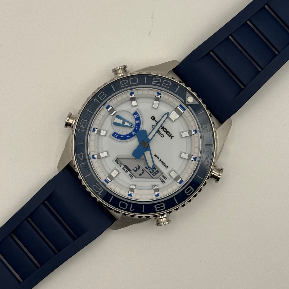 TTT-001 Build: GA2100 Blue and White (Hidden Glow)